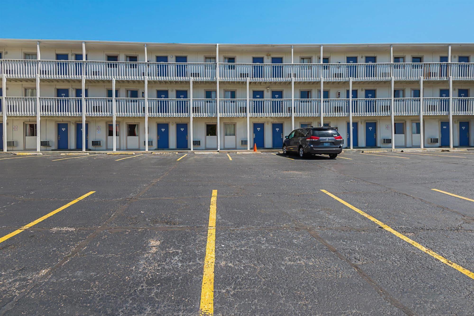 Motel 6-Blue Springs, Mo Exterior photo