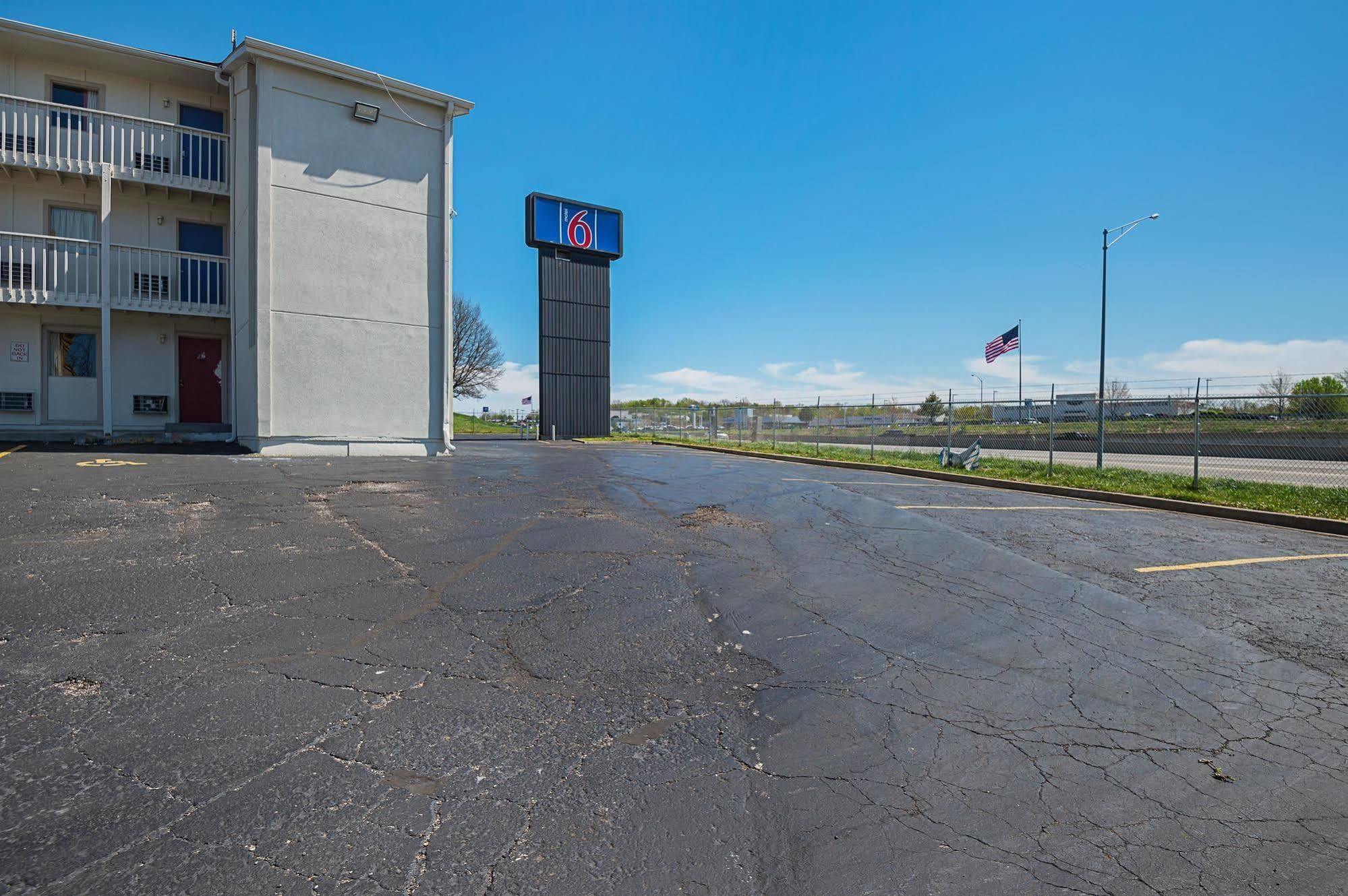 Motel 6-Blue Springs, Mo Exterior photo